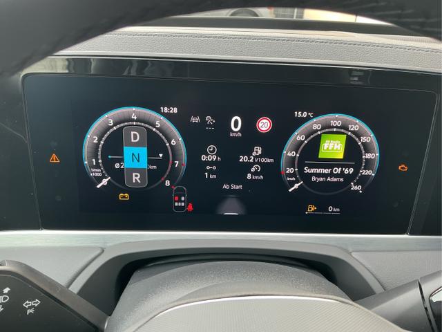 Volkswagen / Passat Variant / Grau / Elegance+AHK / Diabase Grey / , Beispielbilder, ggf. teilweise mit Sonderausstattung