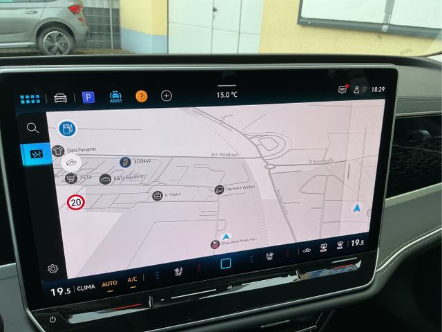 Volkswagen / Passat Variant / Grau / Elegance+AHK / Diabase Grey / , Beispielbilder, ggf. teilweise mit Sonderausstattung