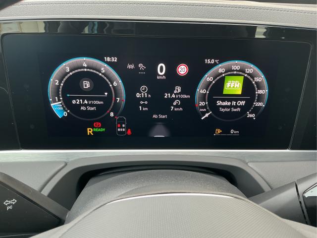 Volkswagen / Passat Variant / Grau / Elegance+AHK / Diabase Grey / , Beispielbilder, ggf. teilweise mit Sonderausstattung