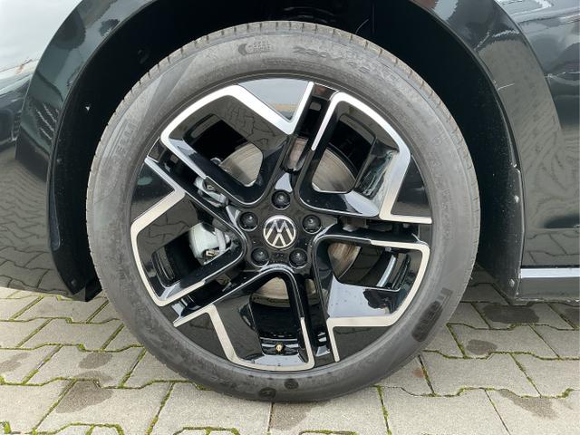 Volkswagen / Passat Variant / Schwarz / Elegance / Grenadilla Black / , Beispielbilder, ggf. teilweise mit Sonderausstattung