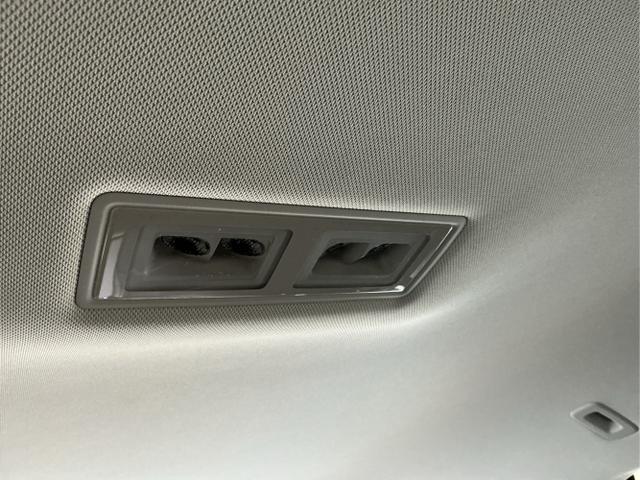 Volkswagen / Passat Variant / Schwarz / Elegance / Grenadilla Black / , Beispielbilder, ggf. teilweise mit Sonderausstattung