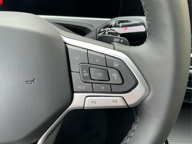 Volkswagen / Passat Variant / Schwarz / Elegance / Grenadilla Black / , Beispielbilder, ggf. teilweise mit Sonderausstattung