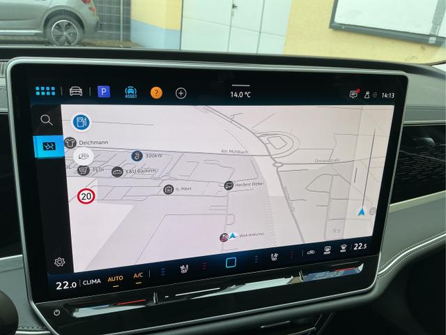 Volkswagen / Passat Variant / Schwarz / Elegance / Grenadilla Black / , Beispielbilder, ggf. teilweise mit Sonderausstattung