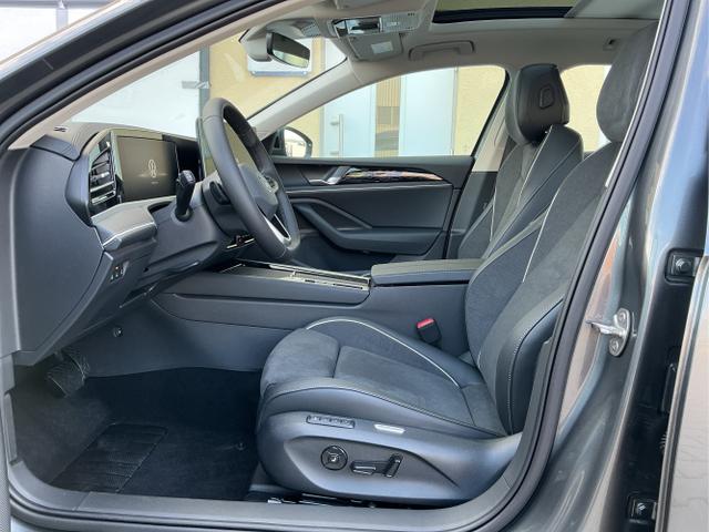 Volkswagen / Passat Variant / Grau / Elegance / Diabase Grey / , Beispielbilder, ggf. teilweise mit Sonderausstattung