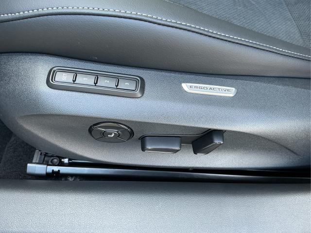 Volkswagen / Passat Variant / Grau / Elegance / Diabase Grey / , Beispielbilder, ggf. teilweise mit Sonderausstattung