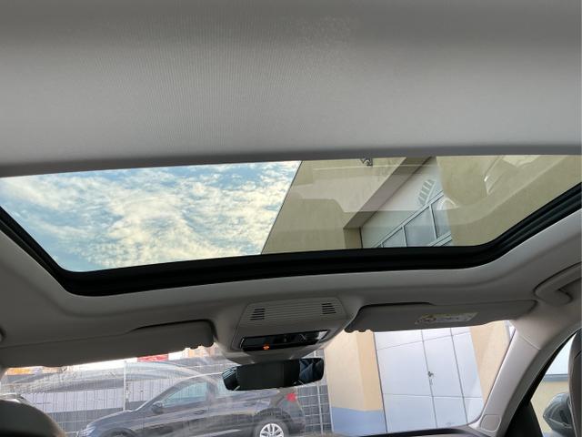 Volkswagen / Passat Variant / Grau / Elegance / Diabase Grey / , Beispielbilder, ggf. teilweise mit Sonderausstattung