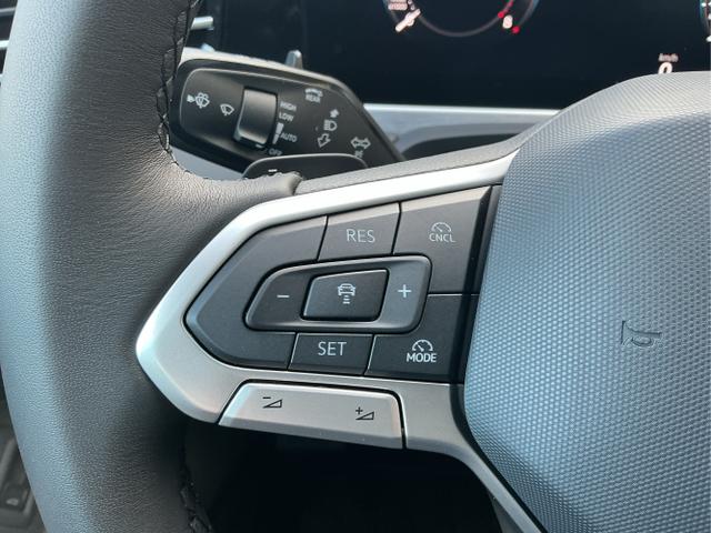 Volkswagen / Passat Variant / Grau / Elegance / Diabase Grey / , Beispielbilder, ggf. teilweise mit Sonderausstattung