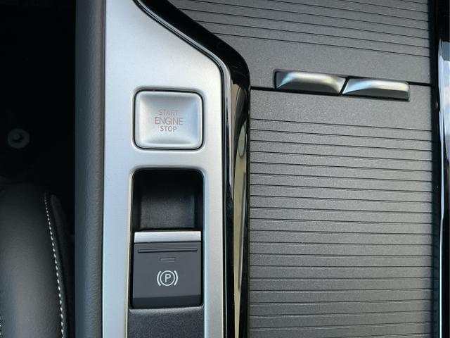 Volkswagen / Passat Variant / Grau / Elegance / Diabase Grey / , Beispielbilder, ggf. teilweise mit Sonderausstattung