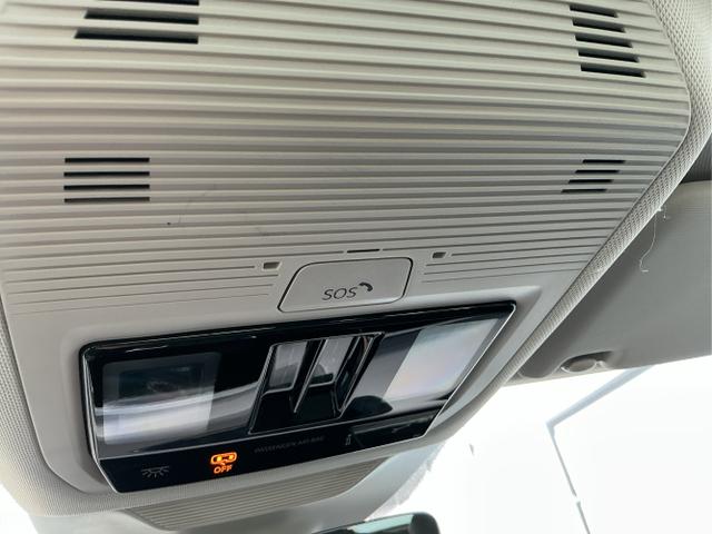 Volkswagen / Passat Variant / Grau / Elegance / Diabase Grey / , Beispielbilder, ggf. teilweise mit Sonderausstattung