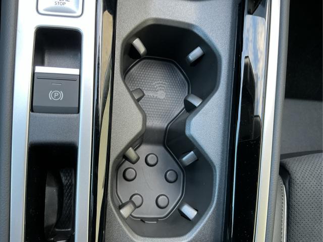 Volkswagen / Passat Variant / Grau / Elegance / Diabase Grey / , Beispielbilder, ggf. teilweise mit Sonderausstattung