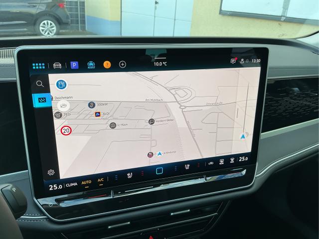 Volkswagen / Passat Variant / Grau / Elegance / Diabase Grey / , Beispielbilder, ggf. teilweise mit Sonderausstattung