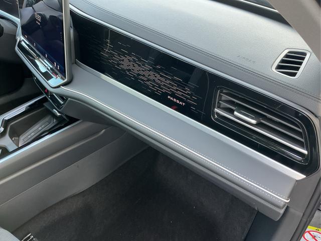 Volkswagen / Passat Variant / Grau / Elegance / Diabase Grey / , Beispielbilder, ggf. teilweise mit Sonderausstattung