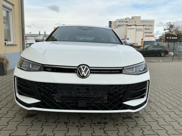 Volkswagen / Passat Variant / Wei&szlig; / R-Line / Pure White / , Beispielbilder, ggf. teilweise mit Sonderausstattung