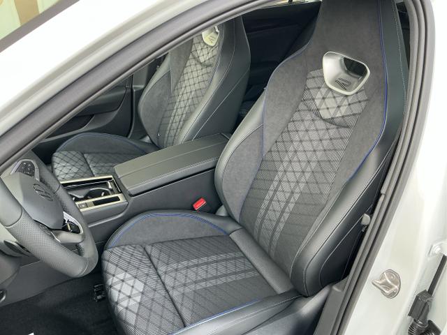 Volkswagen / Passat Variant / Wei&szlig; / R-Line / Pure White / , Beispielbilder, ggf. teilweise mit Sonderausstattung