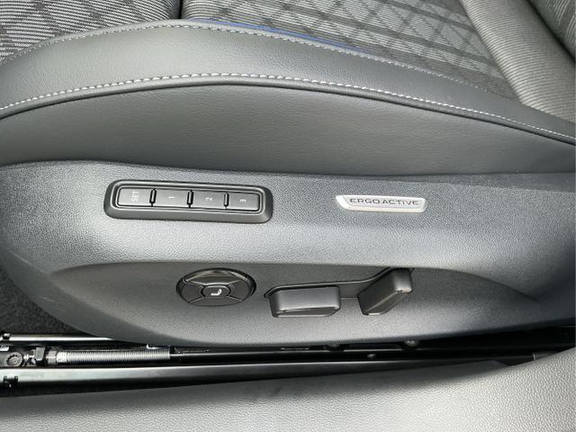 Volkswagen / Passat Variant / Wei&szlig; / R-Line / Pure White / , Beispielbilder, ggf. teilweise mit Sonderausstattung