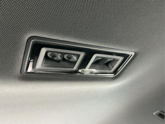 Volkswagen / Passat Variant / Wei&szlig; / R-Line / Pure White / , Beispielbilder, ggf. teilweise mit Sonderausstattung