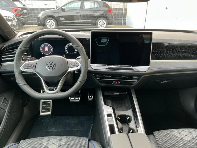 Volkswagen / Passat Variant / Wei&szlig; / R-Line / Pure White / , Beispielbilder, ggf. teilweise mit Sonderausstattung