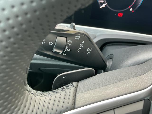 Volkswagen / Passat Variant / Wei&szlig; / R-Line / Pure White / , Beispielbilder, ggf. teilweise mit Sonderausstattung