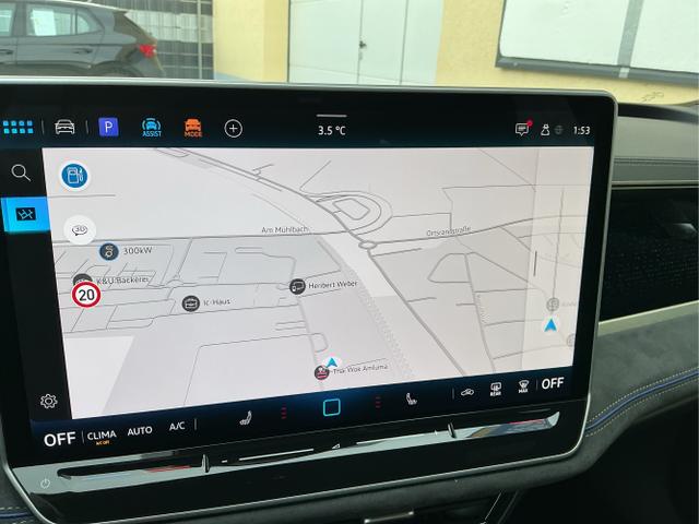 Volkswagen / Passat Variant / Wei&szlig; / R-Line / Pure White / , Beispielbilder, ggf. teilweise mit Sonderausstattung