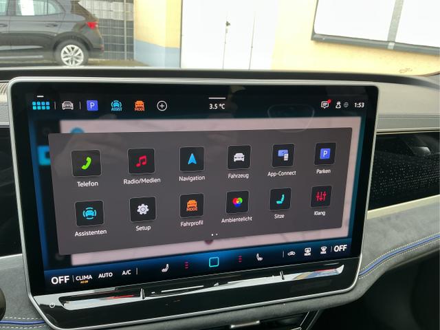 Volkswagen / Passat Variant / Wei&szlig; / R-Line / Pure White / , Beispielbilder, ggf. teilweise mit Sonderausstattung