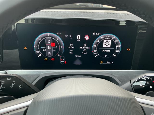 Volkswagen / Passat Variant / Wei&szlig; / R-Line / Pure White / , Beispielbilder, ggf. teilweise mit Sonderausstattung