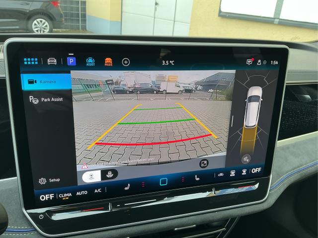 Volkswagen / Passat Variant / Wei&szlig; / R-Line / Pure White / , Beispielbilder, ggf. teilweise mit Sonderausstattung