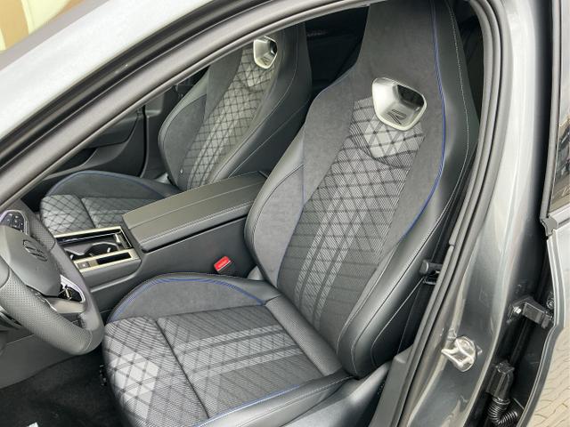 Volkswagen / Passat Variant / Grau / R-Line / Diabasgrau / , Beispielbilder, ggf. teilweise mit Sonderausstattung