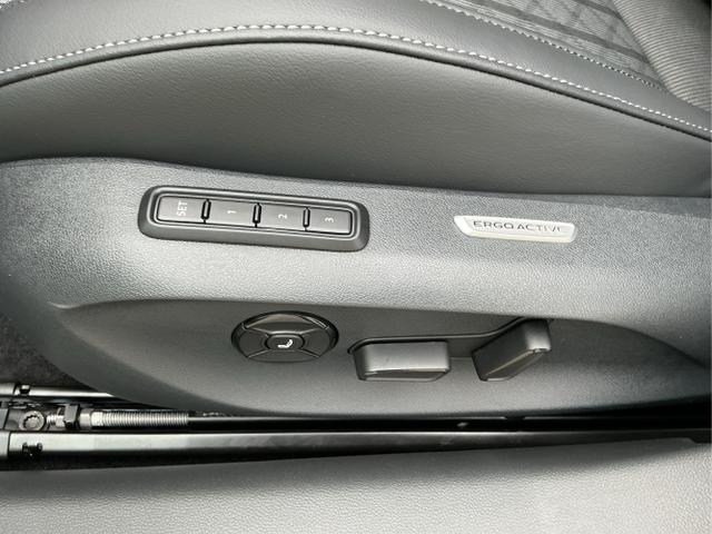 Volkswagen / Passat Variant / Grau / R-Line / Diabasgrau / , Beispielbilder, ggf. teilweise mit Sonderausstattung