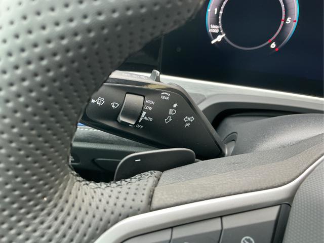 Volkswagen / Passat Variant / Grau / R-Line / Diabasgrau / , Beispielbilder, ggf. teilweise mit Sonderausstattung