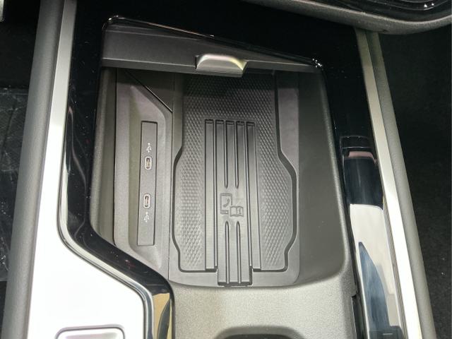 Volkswagen / Passat Variant / Grau / R-Line / Diabasgrau / , Beispielbilder, ggf. teilweise mit Sonderausstattung