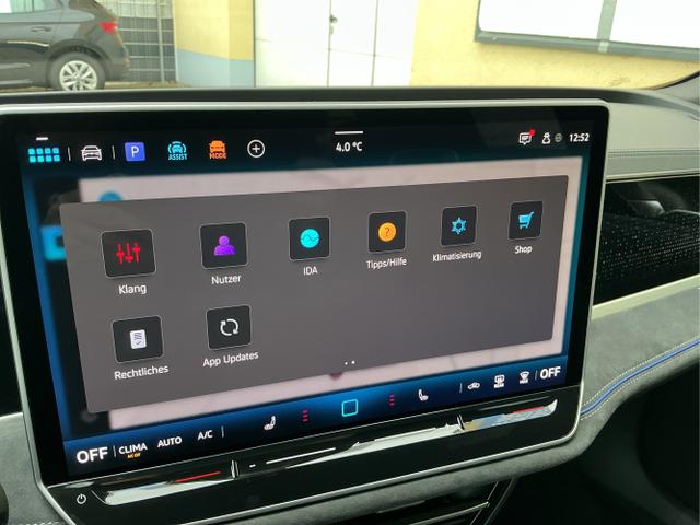 Volkswagen / Passat Variant / Grau / R-Line / Diabasgrau / , Beispielbilder, ggf. teilweise mit Sonderausstattung