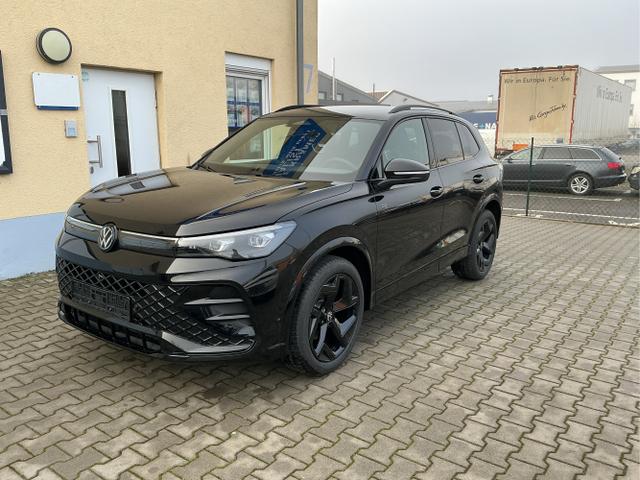 Volkswagen / Tiguan / Schwarz / R-Line / Deep Black Perleffekt / , Beispielbilder, ggf. teilweise mit Sonderausstattung