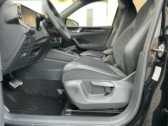 Volkswagen / Tiguan / Schwarz / R-Line / Deep Black Perleffekt / , Beispielbilder, ggf. teilweise mit Sonderausstattung