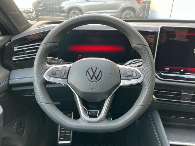 Volkswagen / Tiguan / Schwarz / R-Line / Deep Black Perleffekt / , Beispielbilder, ggf. teilweise mit Sonderausstattung