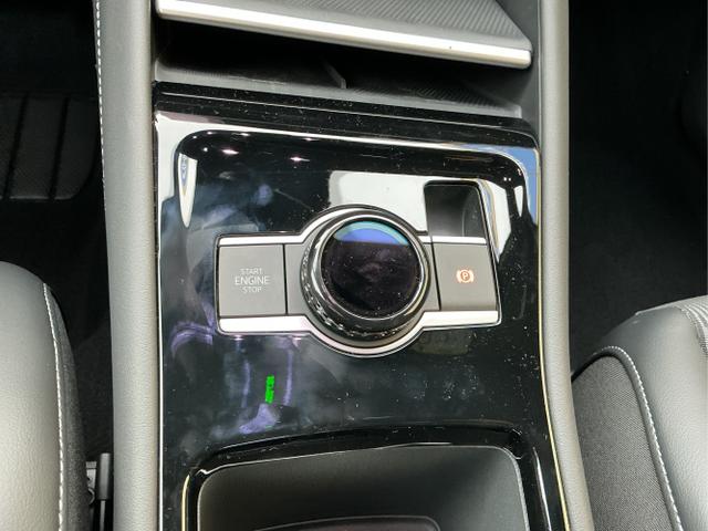 Volkswagen / Tiguan / Schwarz / R-Line / Deep Black Perleffekt / , Beispielbilder, ggf. teilweise mit Sonderausstattung