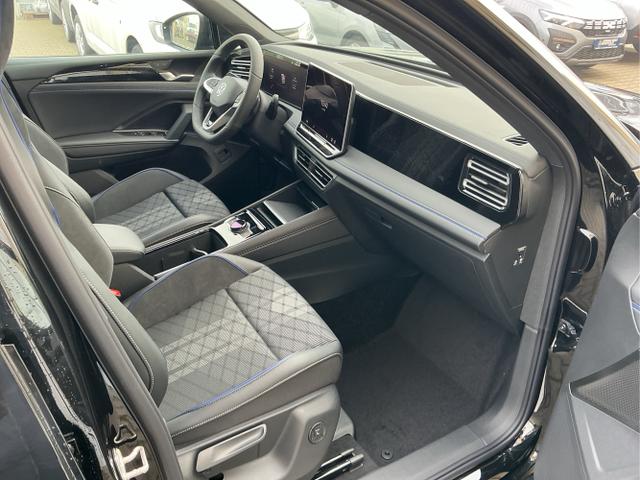 Volkswagen / Tiguan / Schwarz / R-Line / Deep Black Perleffekt / , Beispielbilder, ggf. teilweise mit Sonderausstattung