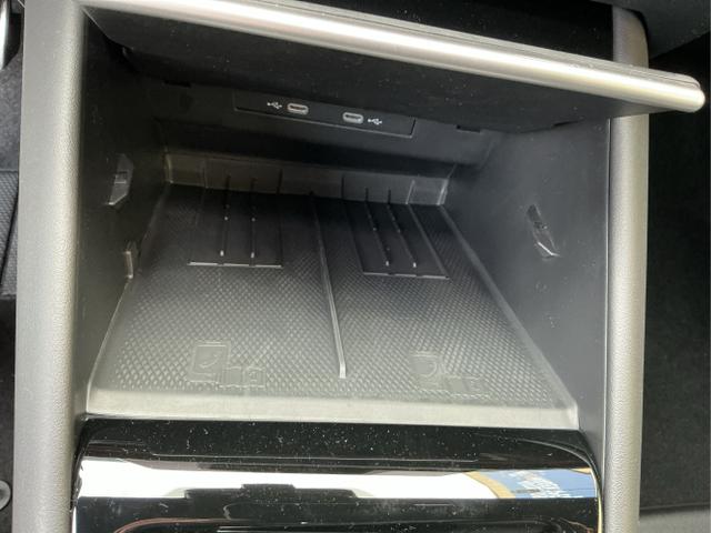 Volkswagen / Tiguan / Schwarz / R-Line / Deep Black Perleffekt / , Beispielbilder, ggf. teilweise mit Sonderausstattung