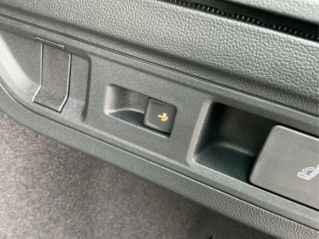 Volkswagen / Passat Variant / Grau / R-Line. AHK / Diabasgrau / , Beispielbilder, ggf. teilweise mit Sonderausstattung