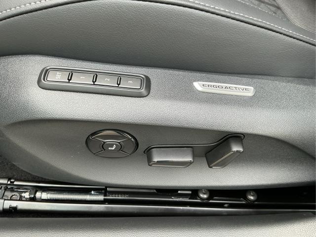 Volkswagen / Passat Variant / Grau / R-Line. AHK / Diabasgrau / , Beispielbilder, ggf. teilweise mit Sonderausstattung