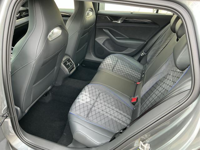 Volkswagen / Passat Variant / Grau / R-Line. AHK / Diabasgrau / , Beispielbilder, ggf. teilweise mit Sonderausstattung