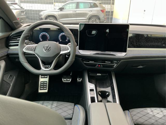 Volkswagen / Passat Variant / Grau / R-Line. AHK / Diabasgrau / , Beispielbilder, ggf. teilweise mit Sonderausstattung