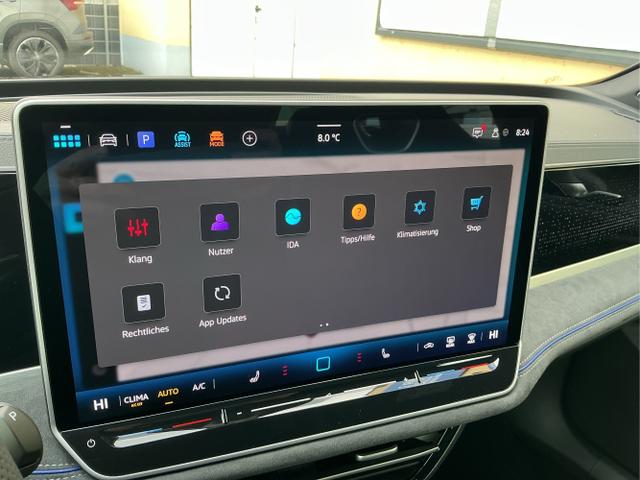 Volkswagen / Passat Variant / Grau / R-Line. AHK / Diabasgrau / , Beispielbilder, ggf. teilweise mit Sonderausstattung