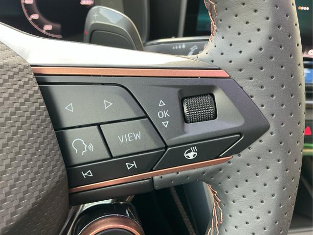 Cupra / Leon Sportstourer / Schwarz / Sp VZ AHK / Midnight Black / , Beispielbilder, ggf. teilweise mit Sonderausstattung