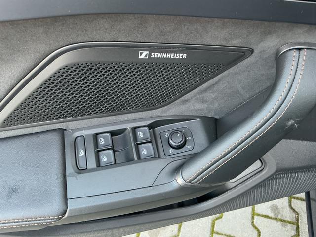 Cupra / Formentor / Grau / VZ / Magnetich Tech / , Beispielbilder, ggf. teilweise mit Sonderausstattung