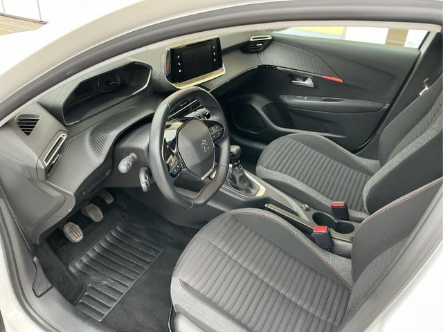 Peugeot / 208 / / / / 