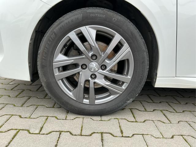 Peugeot / 208 / / / / 