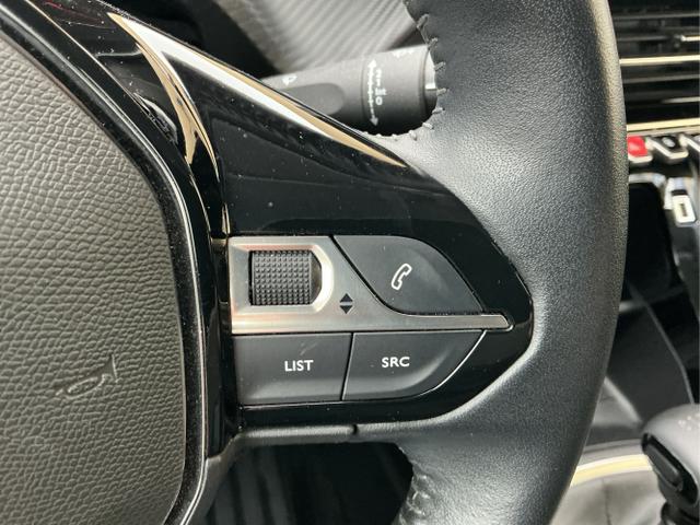 Peugeot / 208 / / / / 