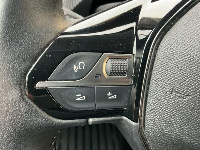 Peugeot / 208 / / / / 