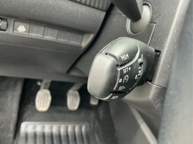 Peugeot / 208 / / / / 