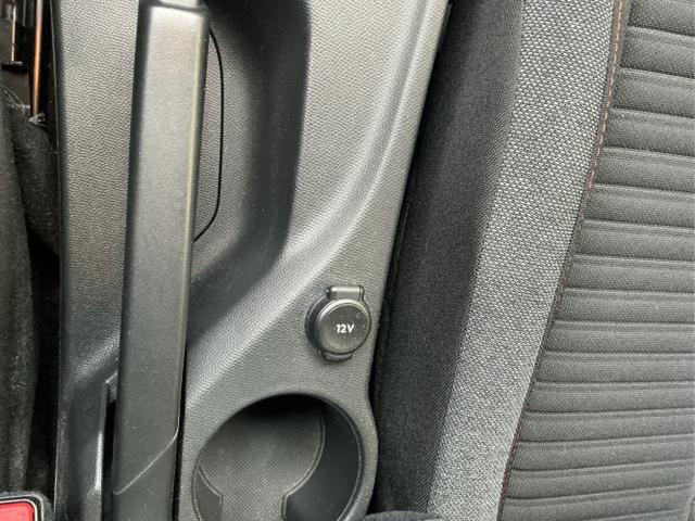 Peugeot / 208 / / / / 